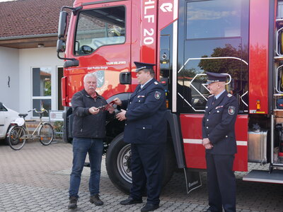 Foto des Albums: Übergabe HLF 20 an FF Putlitz