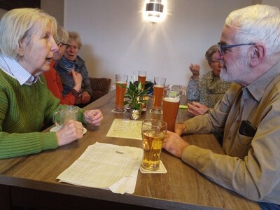Kleiner Kl&ouml;nschnack  (Bild vergr&ouml;&szlig;ern)