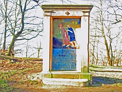 Sandsteinstele mit Kreuzwegdarstellung  (Bild vergr&ouml;&szlig;ern)