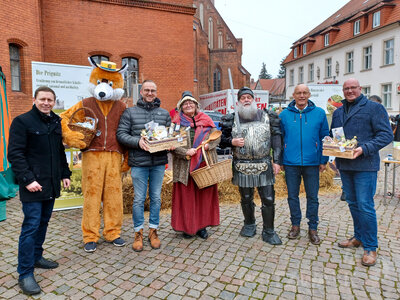 Foto des Albums: Pritzwalker besuchen den Surn-Hansen-Markt in Perleberg