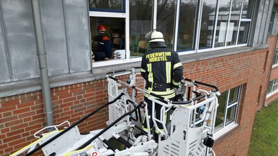 Foto des Albums: Prüfung und Weiterbildung Drehleiter