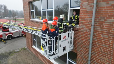 Foto des Albums: Prüfung und Weiterbildung Drehleiter