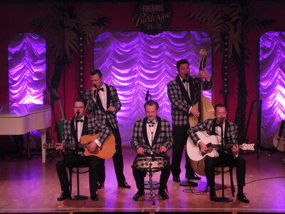 Foto des Albums: FIREBIRDS BURLESQUE SHOW