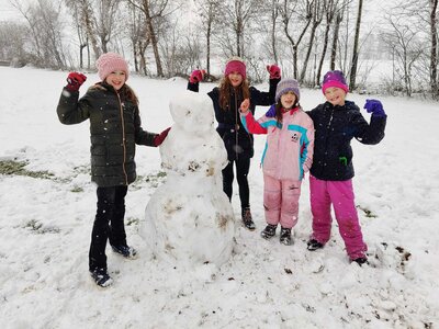 Die Kinder waren alle gl&uuml;cklich.  (Bild vergr&ouml;&szlig;ern)