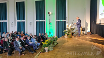 Foto des Albums: Unternehmer und Politiker zu Gast beim Kulturhausfrühstück