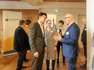 Foto des Albums: Unternehmer und Politiker zu Gast beim Kulturhausfrühstück