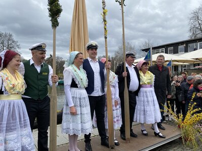 Foto des Albums: Auf ein Neues – Spreewaldsaison ist mit traditioneller Rudelübergabe in Lübbenau gestartet