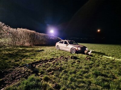 Foto des Albums: THL 3 - VU 1 oder 2 PKW, Person eingeklemmt