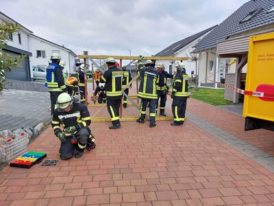 Foto des Albums: Hilfeleistung klein - Dünsberger Weg