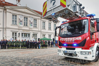 Foto des Albums: Die neue Drehleiter ist da