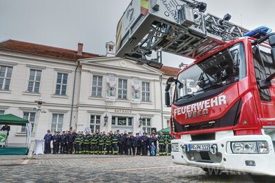 Foto des Albums: Die neue Drehleiter ist da