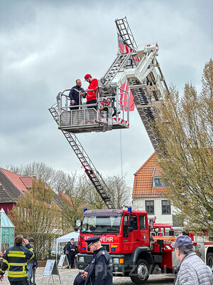 Foto des Albums: Die neue Drehleiter ist da