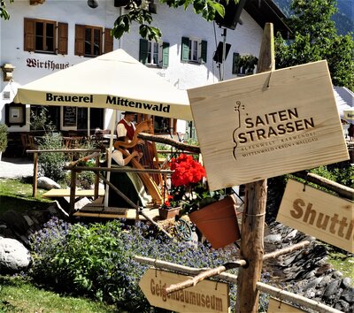 mehr als Stra&szlig;en und Saiten - die "SAITENSTRASSEN" waren 2021 ein Erlebnis f&uuml;r Musikanten und Zuh&ouml;rer 