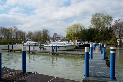 Yachthafen Seelze -2  (Bild vergr&ouml;&szlig;ern)