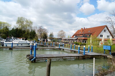 Yachthafen Seelze -3  (Bild vergr&ouml;&szlig;ern)