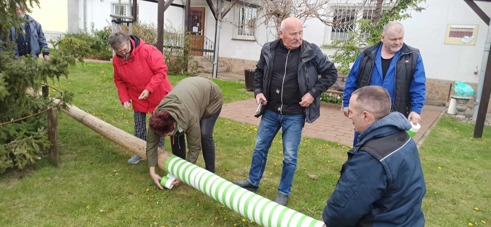 Bild : Aufstellen Maibaum 2023