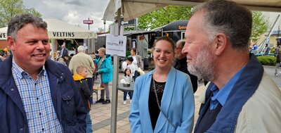 Gute Gespr&auml;che - Bgm. Steffen Maar, Stadtverordnetenvorsteherin Katharina Hantel und Rainer Schaub (WD) 