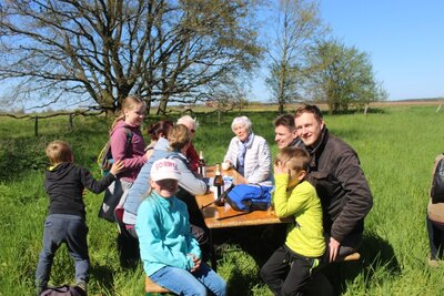Foto des Albums: Wanderung zur Schachbrettblumenwiese