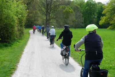 Runde durch den  Hin&uuml;berscher Garten  (Bild vergr&ouml;&szlig;ern)