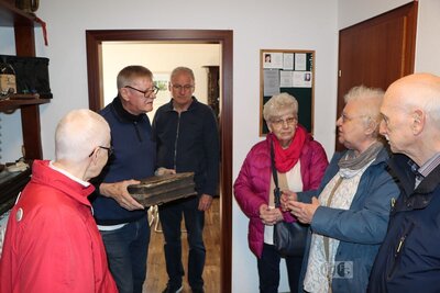Im Dorfarchiv werden viele interessante Unterlagen aufbewahrt.  (Bild vergr&ouml;&szlig;ern)