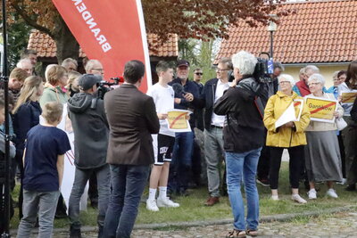 Foto des Albums: RBB-Dreh Protest gegen Bauschuttdeponie Holzhausen (05.05.2023)