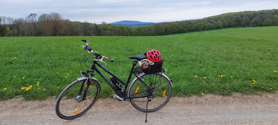 Blick zum Dolmar von der H&ouml;he &uuml;ber Neubrunn/Vachdorf  (Bild vergr&ouml;&szlig;ern)