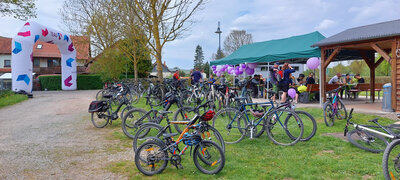 Ritschenhausen Caf&eacute; Friedensrasen  (Bild vergr&ouml;&szlig;ern)