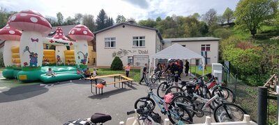 Stempelstelle Utendorf - hier ist immer viel los  (Bild vergr&ouml;&szlig;ern)