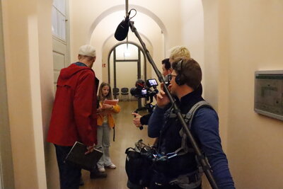 Foto des Albums: Filmdreh für Grundschulfilm zu den Aufgaben einer Kommune im Rathaus (02.05.2023)