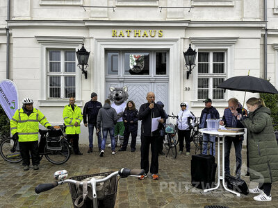 Foto des Albums: Anradeln 2023: Regen und Kälte getrotzt