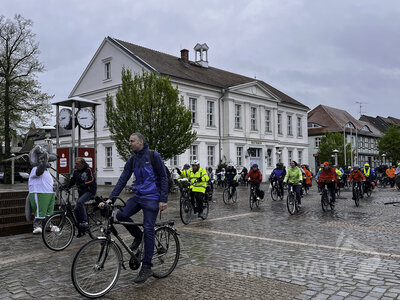 Foto des Albums: Anradeln 2023: Regen und Kälte getrotzt