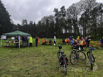Foto des Albums: Anradeln 2023: Regen und Kälte getrotzt