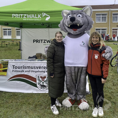 Foto des Albums: Anradeln 2023: Regen und Kälte getrotzt