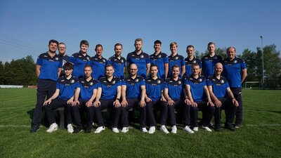 Polos 1  Herren  (Bild vergr&ouml;&szlig;ern)