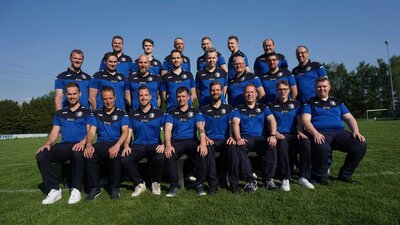 Polos 2  Herren  (Bild vergr&ouml;&szlig;ern)