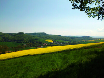 Winzenburg in Sicht.  (Bild vergr&ouml;&szlig;ern)