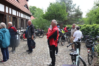 Foto des Albums: Tour der Freizeitradler 23.05.2023 Westwärts Teil I  Hoppegarten Schöneiche Foto-Teil 2 (23. 05. 2023)