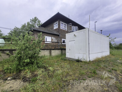 Das alte Stellwerk im n&ouml;rdlichen Bereich der Bahnhofsanlagen.  (Bild vergr&ouml;&szlig;ern)