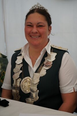 Unser "Sch&uuml;tzenk&ouml;nig 2023/24": Tanja Deinert  (Bild vergr&ouml;&szlig;ern)