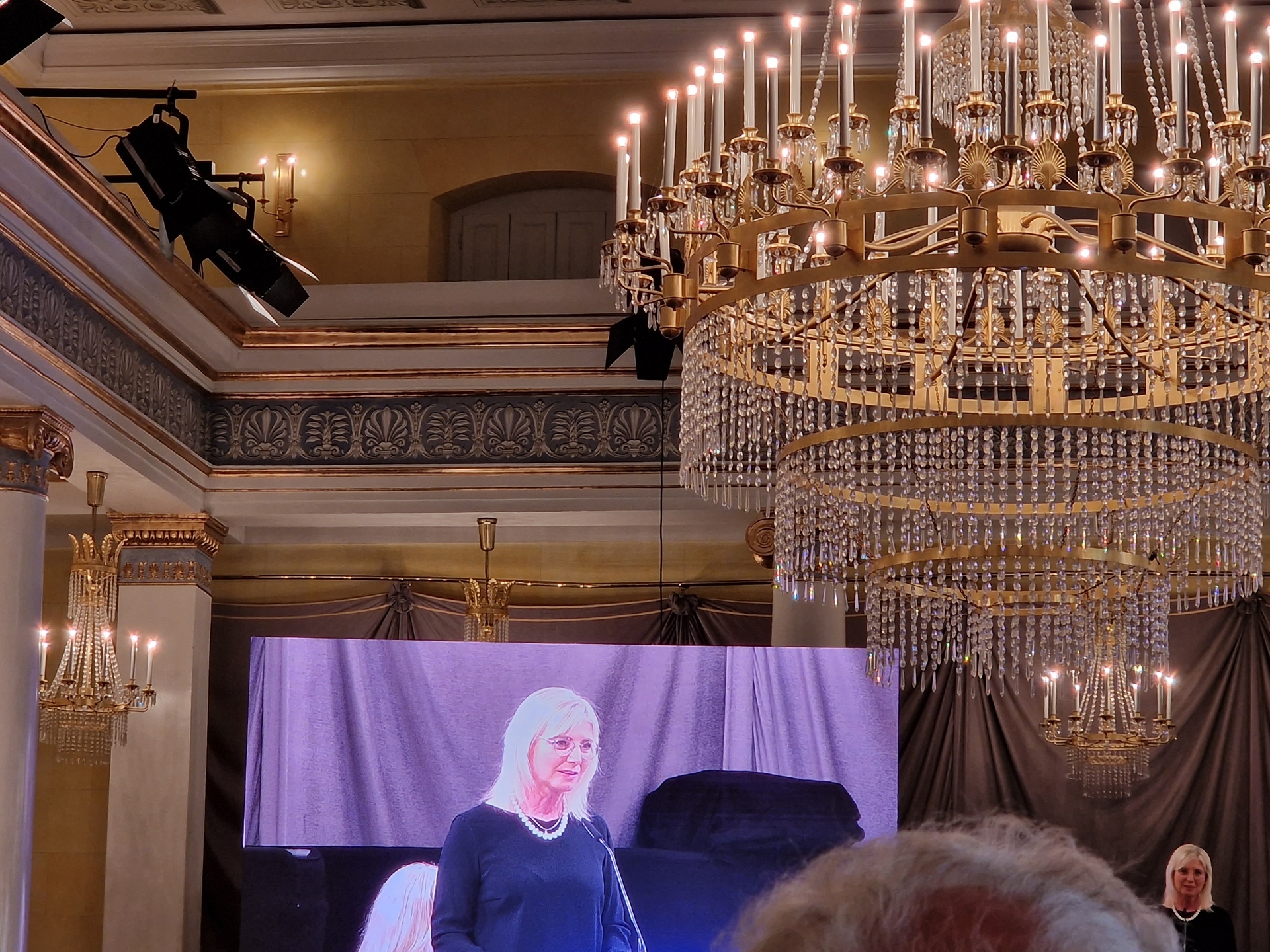 Bild: 3-Ulrike Scharf, Staatsministerin für Familie, Arbeit und Soziales