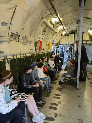 Foto des Albums: Wandertag Klasse 4 (Flugwelt)