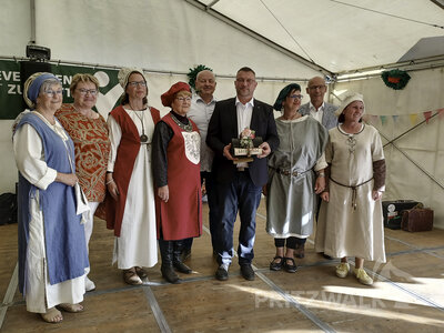 Foto des Albums: Beveringen beging sein 665-jähriges Bestehen