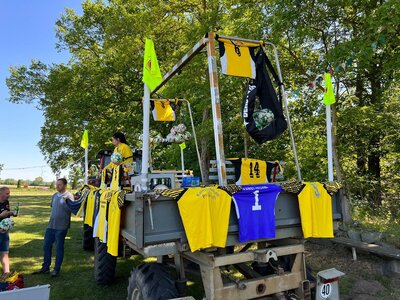 Foto des Albums: Beveringen beging sein 665-jähriges Bestehen