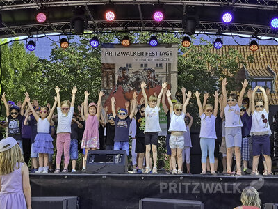 Foto des Albums: Freitagabend bei den Pritzwalker Festtagen 2023