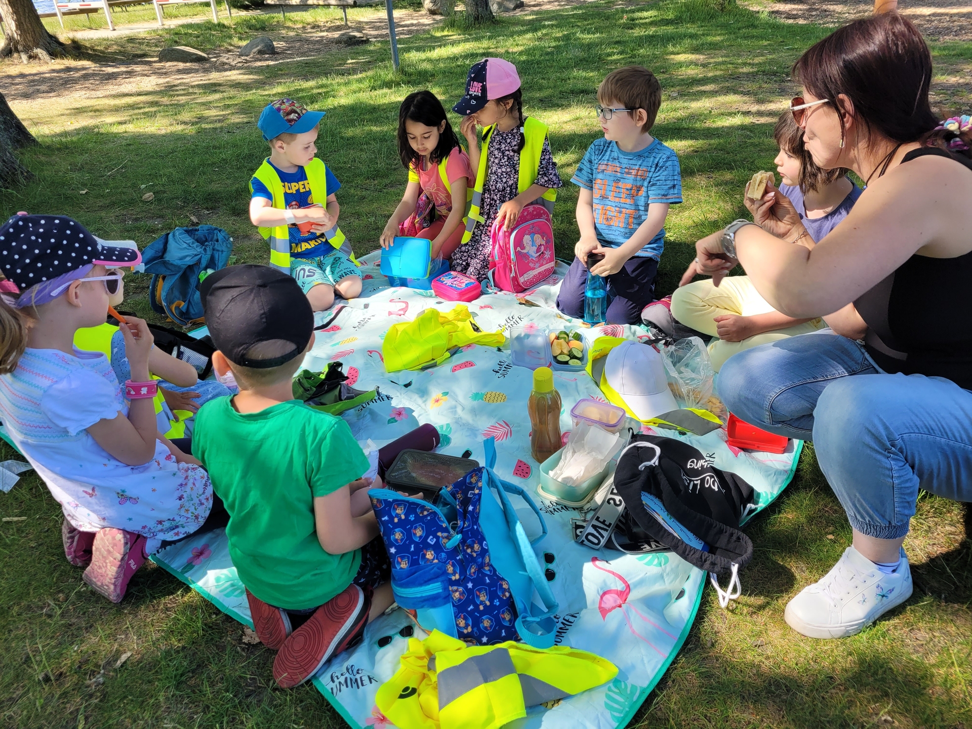 Bild: Picknick im Freien - Einfach herrlich!