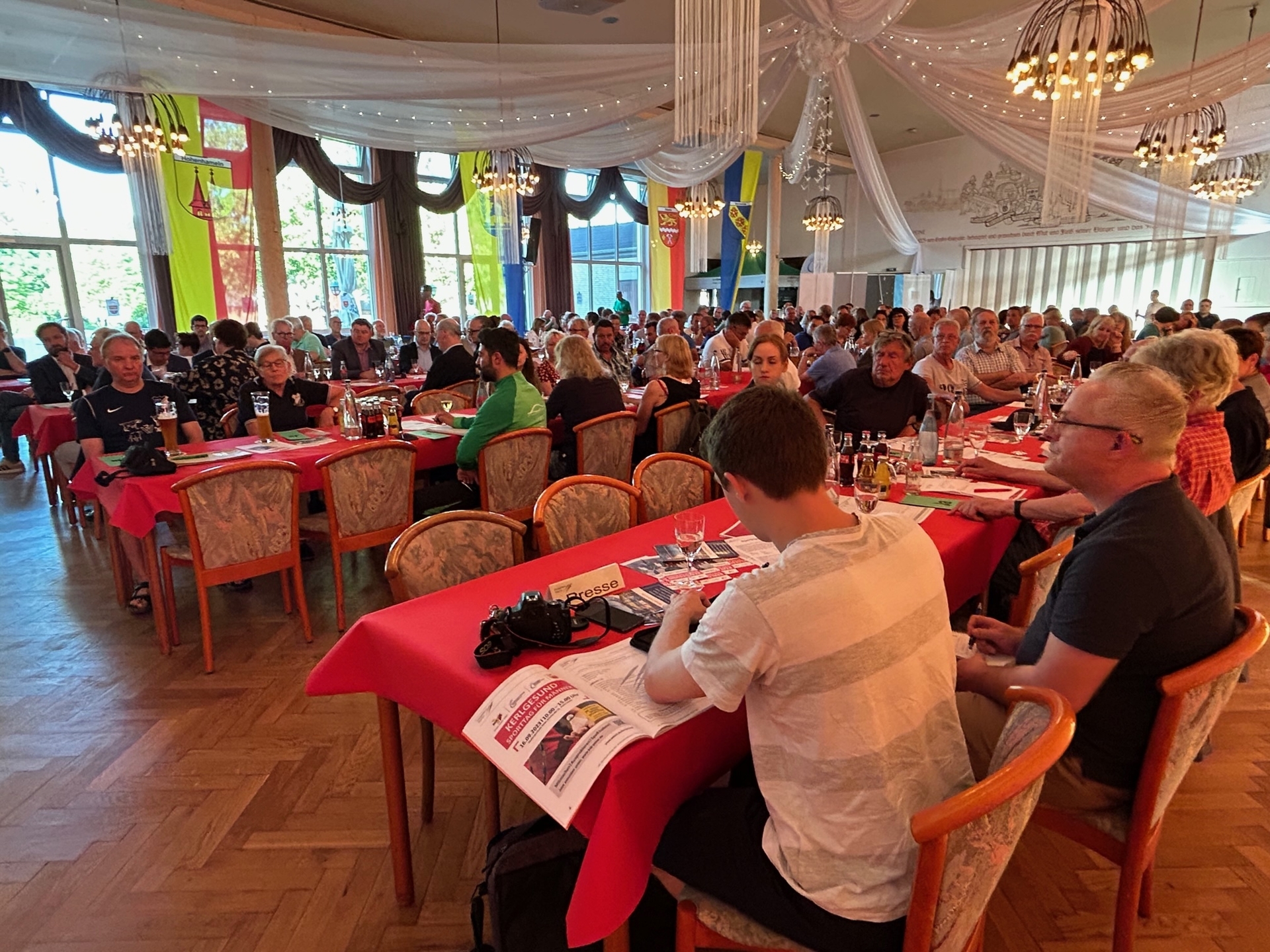 Bild: Bild-10-48 -KST-Plenum