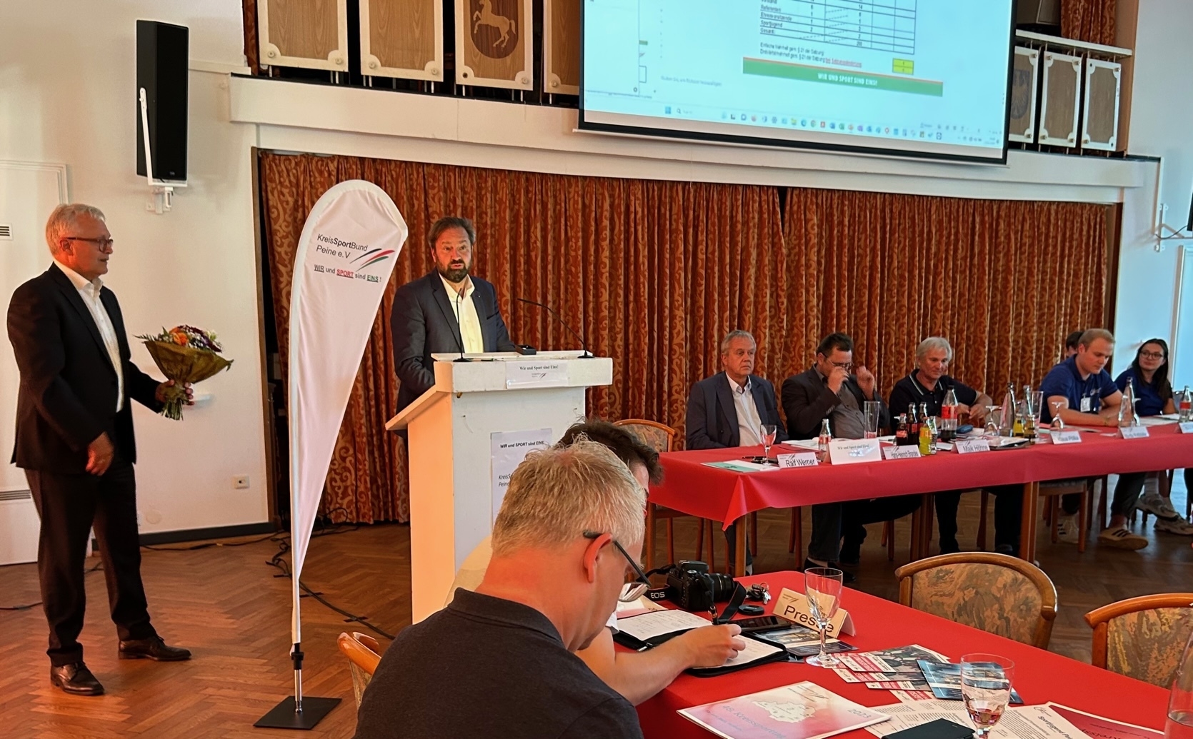 Bild: Bild-18-48 -KST-Gratulation-LSB-Präsi