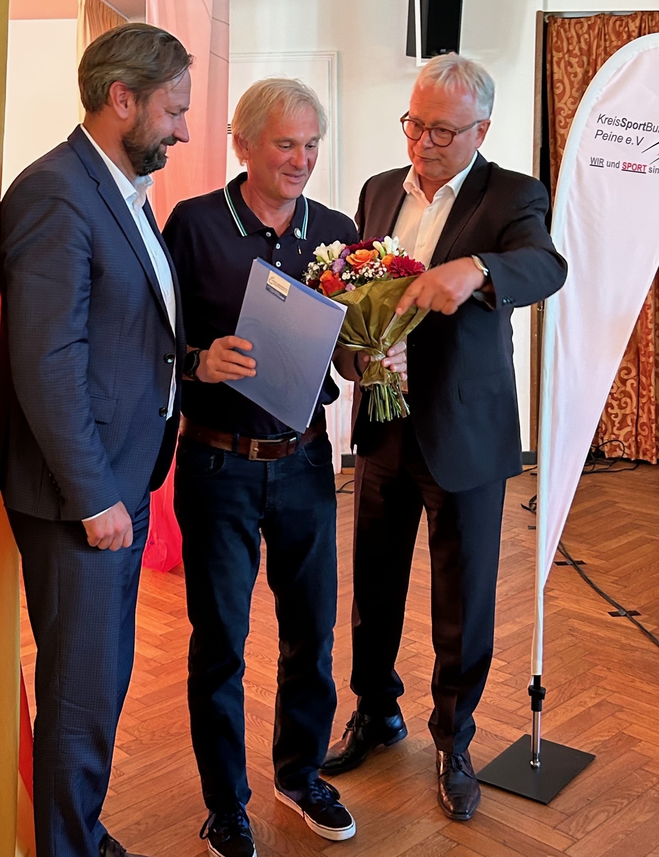 Bild: Bild-24-48 -KST-Ehrung