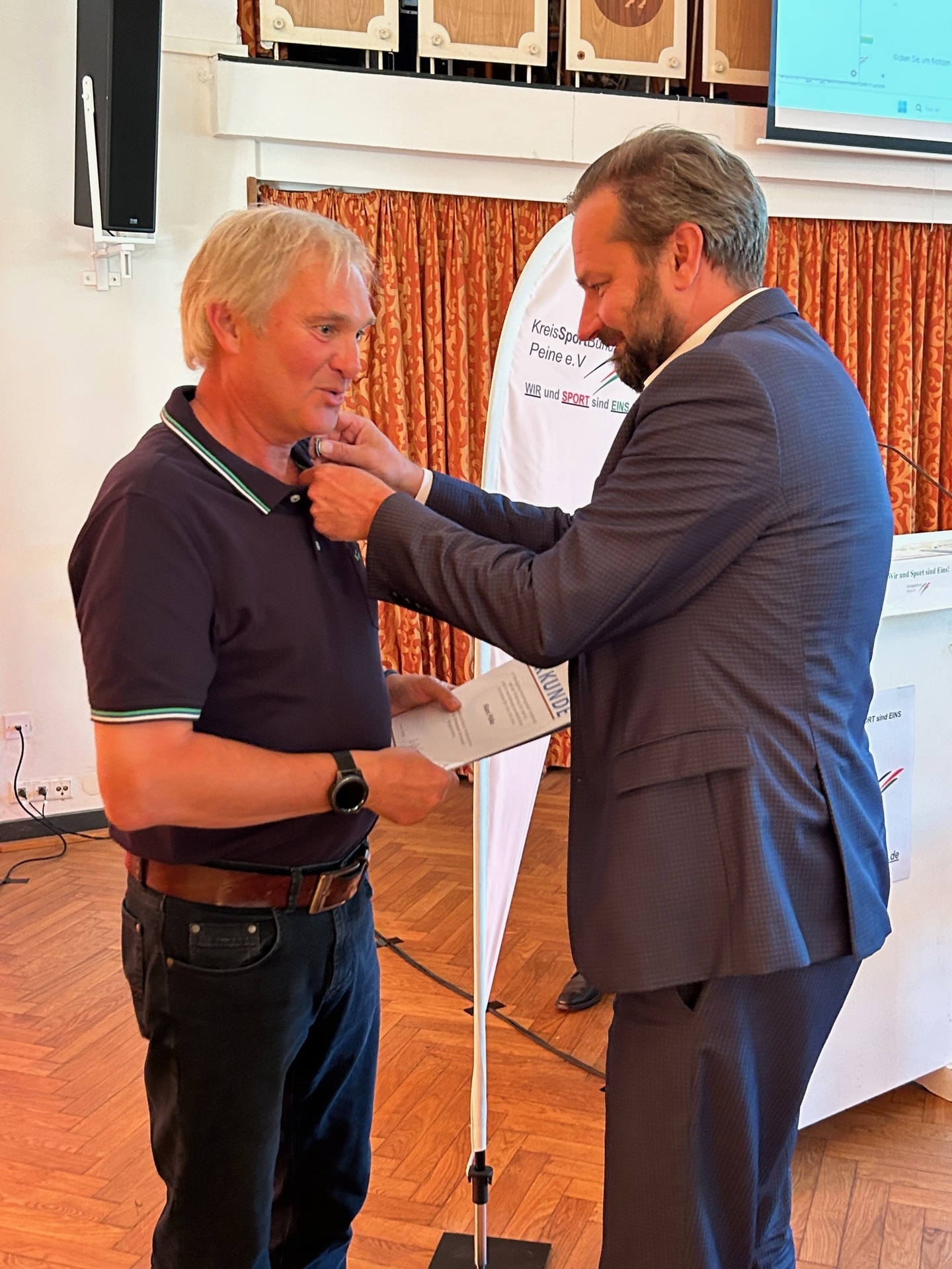 Bild: Bild-28-48 -KST-Ehrung