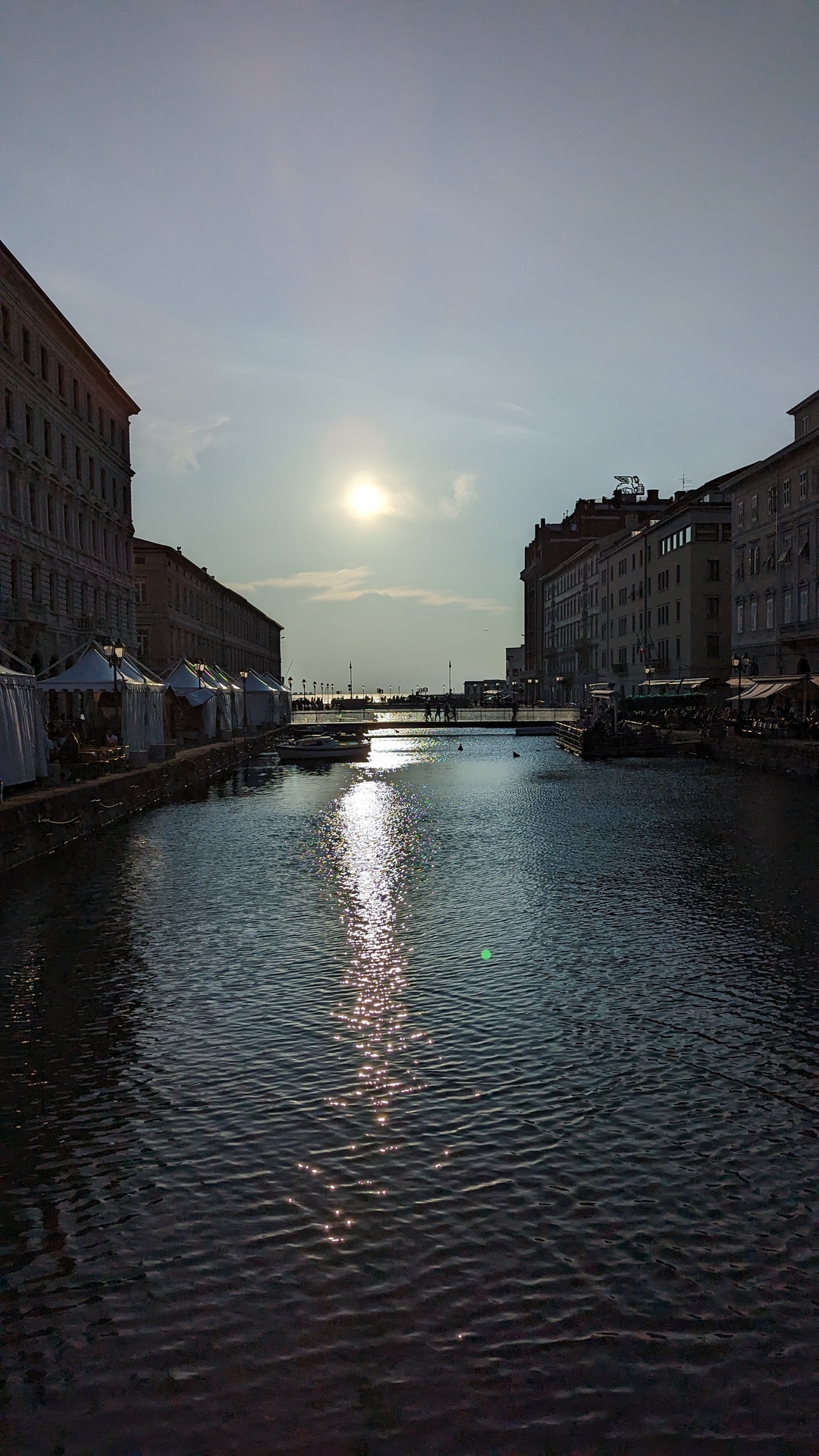 Bild: Triest am Abend